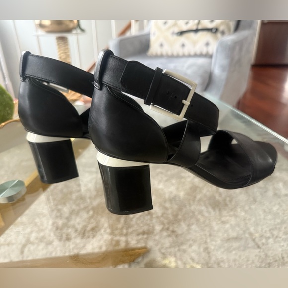 Tory Burch Black Strappy Sandals like New))